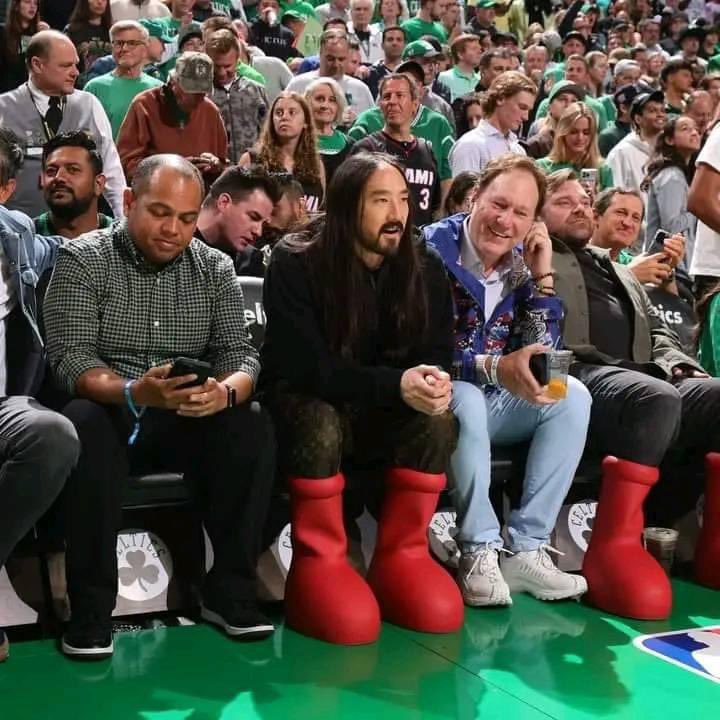 virginrecord07's tweet photo. When you buy footwear that you think no one else would only to find the person seated next to you is wearing them too. https://t.co/YsMARU9RhT