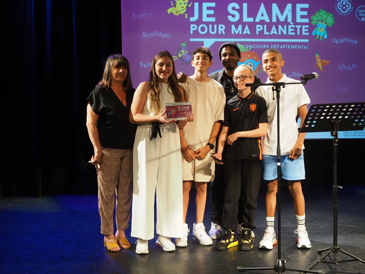 AlpesMaritimes's tweet photo. 🥇 Première place : Frédérique Mistral - Nice
🥈 Deuxième place : Les Mimosas - Mandelieu
🥉 Troisième place : Pierre Bonnard - Le Cannet

Chacun a su captiver le jury avec un slam percutant, des mots engagés et une vision inspirante de l'avenir de notre planète. 🌱💚 https://t.co/ZmYTC13luj