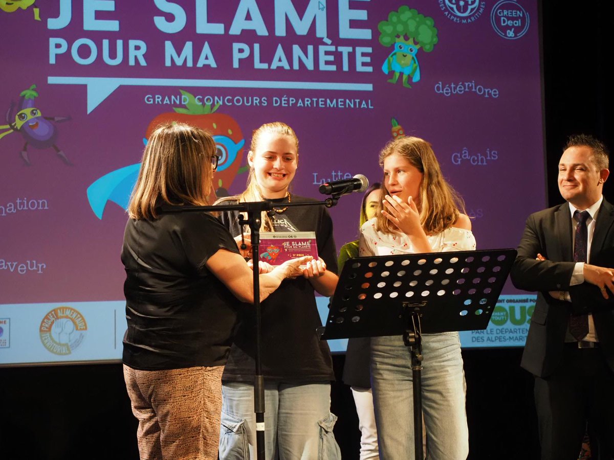 AlpesMaritimes's tweet photo. 🥇 Première place : Frédérique Mistral - Nice
🥈 Deuxième place : Les Mimosas - Mandelieu
🥉 Troisième place : Pierre Bonnard - Le Cannet

Chacun a su captiver le jury avec un slam percutant, des mots engagés et une vision inspirante de l'avenir de notre planète. 🌱💚 https://t.co/ZmYTC13luj