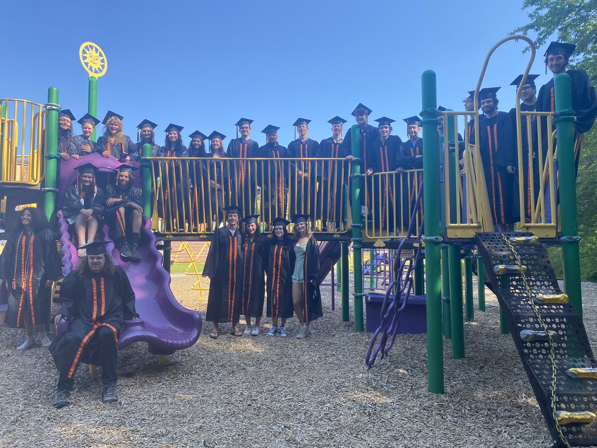 Congratulations to our Hannah alumni! Class of 2023 Be kind, be responsible, be the best you can be, the choice is yours!