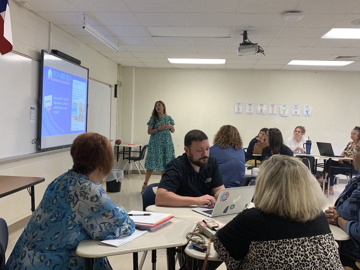 jsaavedra1775's tweet photo. #ThreePointersIdeasForEffectiveCollaboration w/ @DeZavalaPisd @garzamel #RubenMarichalar @castilloclassrm #StacyPaxton 2nd Annual @PasadenaISD_TX #LeadershipSymposium https://t.co/ffztFfWnU6