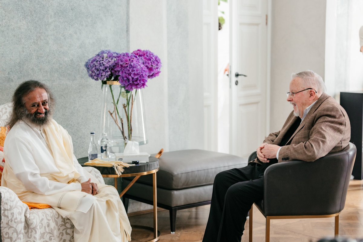 Gurudev Sri Sri Ravi Shankar tweet media