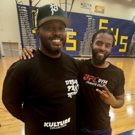 NJLadiesHoops's tweet photo. NJ Ladies Hoops "AAU COACHES OF THE DAY"

Loyal @EliteTeamMiller Coaches for a long time of various age groups

(L-R) Coach @ohfoshow (Coach Oh) &amp; @Coach_Kevb (Coach Kevin) - endless enthusiasm &amp; energy 2 get players better

@GthingBBall @CoachRinehold @lovediamond01 @sweetdeek12 https://t.co/yoOrpCRga4