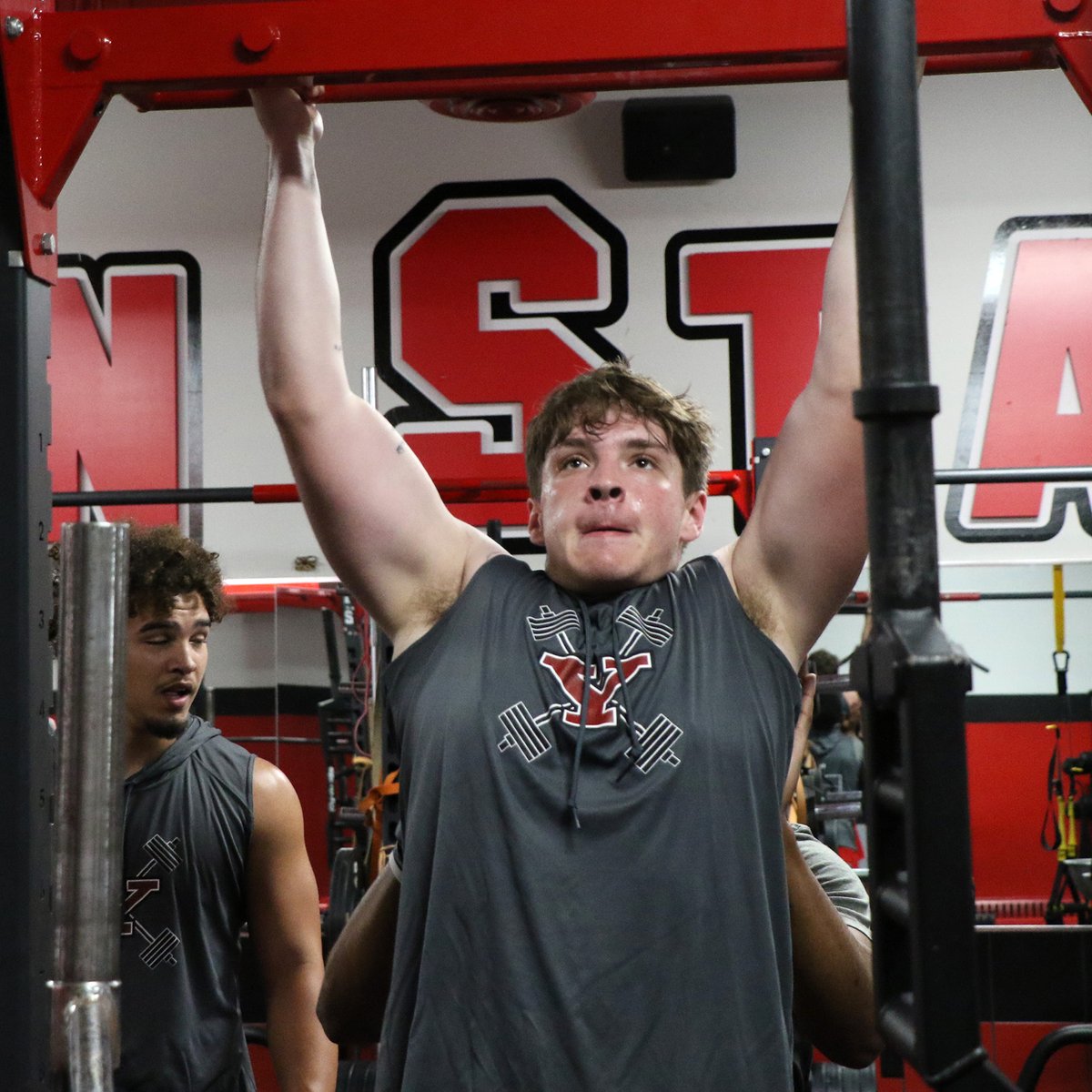 ysufootball's tweet photo. Effort. Attitude. Performance. 🐧🏈

Back to work in the weight room‼ 💪

#GoGuins // #LeaveNoDoubt https://t.co/cQAxDULy9p