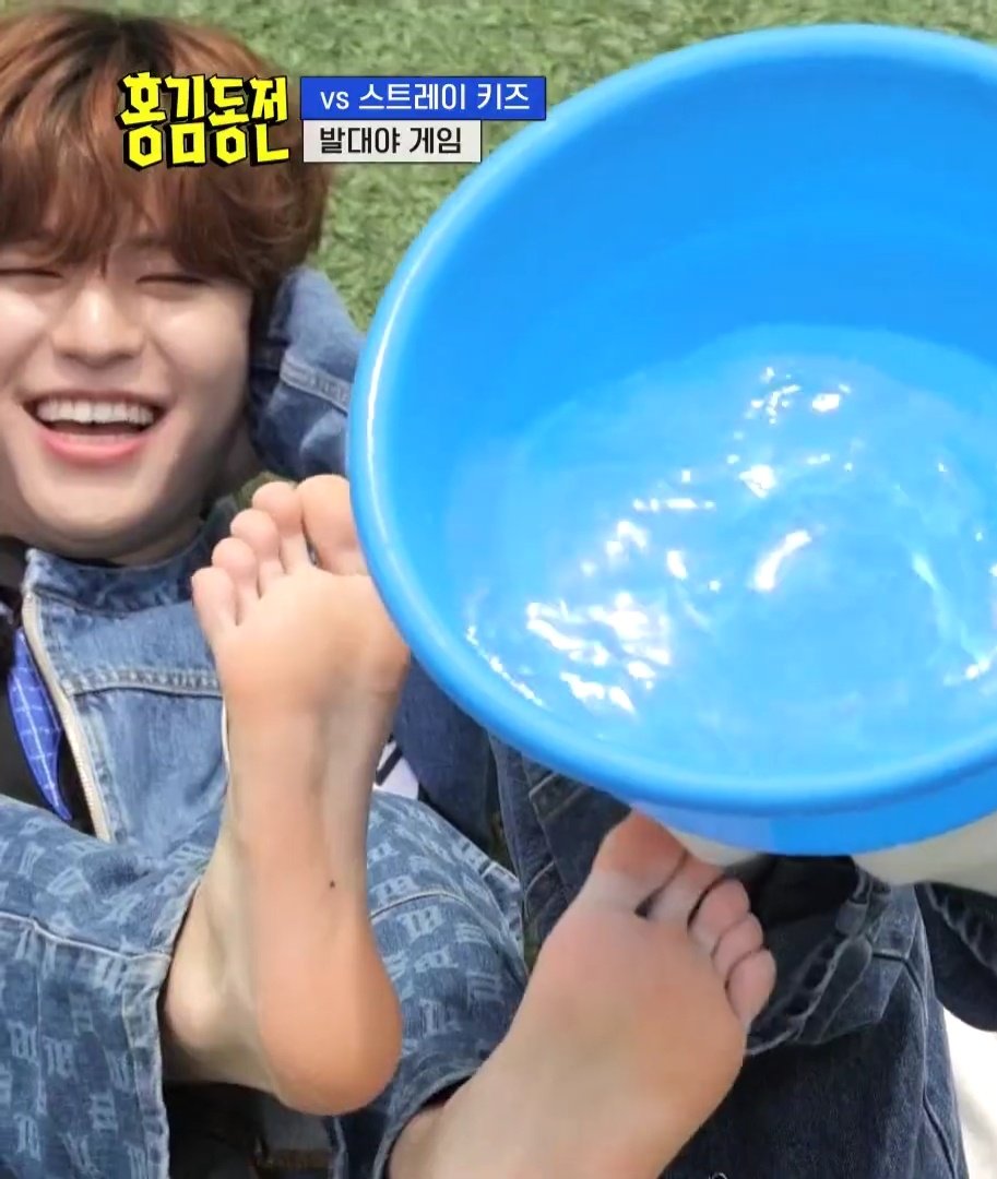Kpopmalefeet1's tweet photo. Seungmin (SKZ) https://t.co/fzryHXc2mz