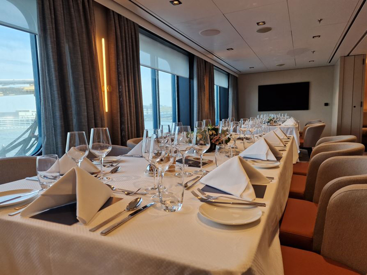 Agendaviaggi's tweet photo. Viaggio gastronomico a bordo di Swan Hellenic
#SeeWhatOthersDont #SwanHellenic #JRE #CulinaryDiscoveryAtSea #natgeotravel #CulturalExpedition #TogetherToExploreSpaceAtSea #cruise #culturetrip
https://t.co/ZzTGgpB1P7 https://t.co/DzyrJ2mB8Y