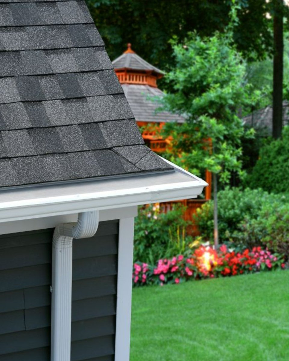 LeafFilter's tweet image. Summer is all about soaking up the sun, not cleaning out your gutters. 🏖️ Give yourself a break and let LeafFilter take care of the dirty work! 🍃 Learn more by visiting: gutte.rs/3IPLYNI #SoakUpTheSun #GutterProtection #chores #dothework