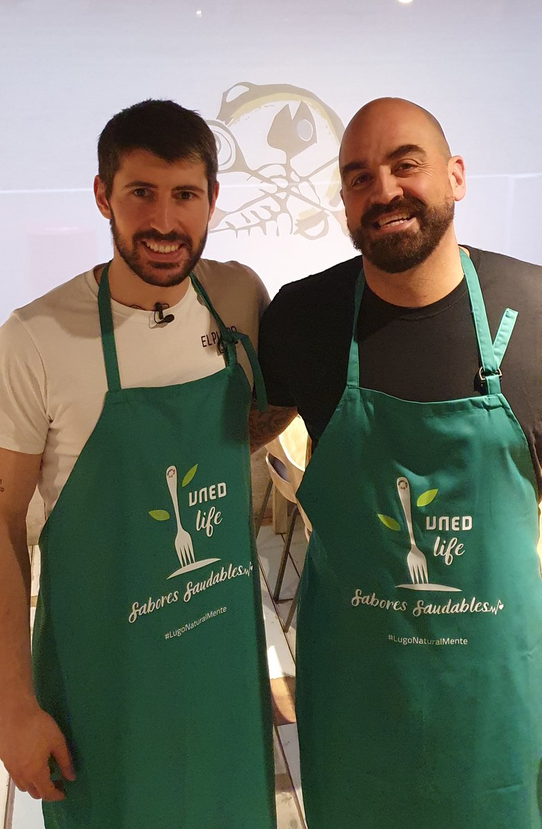 UNEDLugo's tweet photo. Erik Quintela e Alejandro Méndez en "Sabores Saudables".
A iniciativa reúne a referentes do deporte e a cociña lucense na promoción da alimentación saudable e o produto de tempada quilómetro cero.
#UNEDLife #LugoNaturalMente
https://t.co/6kQfH4Tr4d https://t.co/UVij8OdLan