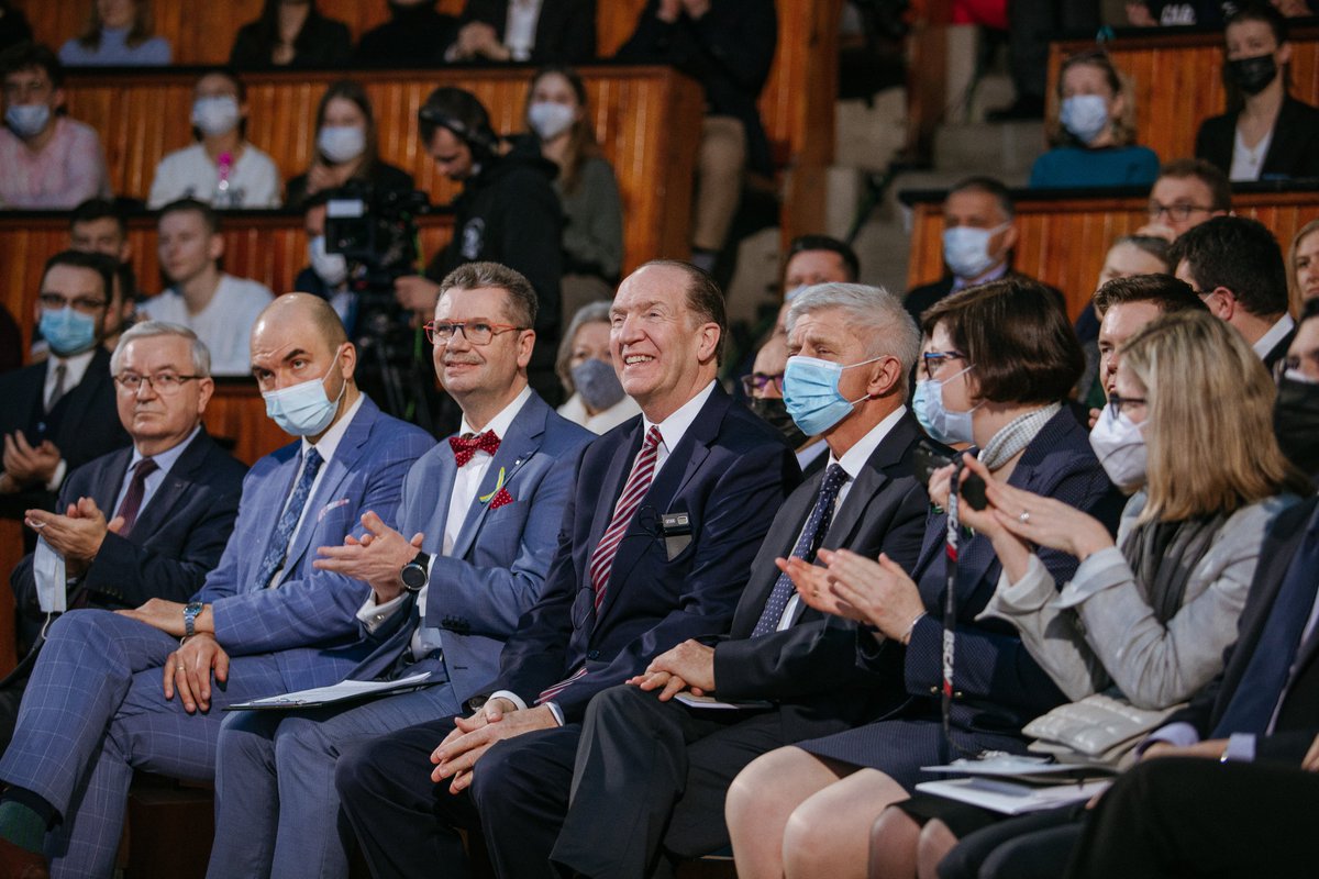 WorldBankGroup's tweet photo. Today we say farewell to World Bank Group President @DavidMalpassWBG, who joined the institution in April 2019.

Over the last four years, President Malpass has led the WBG through a series of crises, including the COVID-19 pandemic, war in Ukraine, and global economic slowdown. https://t.co/NgKSiGaSWC