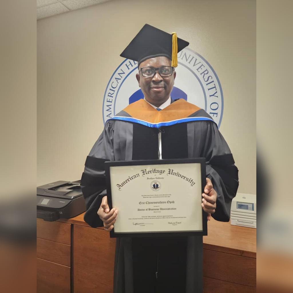 fglobalshipping's tweet photo. IT'S A DOUBLE CELEBRATION!
Still in the mood of celebrating..We are delighted to extend our warmest Congratulations to our CEO Dr. Eric Opah on his conferment with Doctor of Business Administration, honoris causa, by the School of Business Management, Heritage University.#FGSL https://t.co/0x2rjkTCEc
