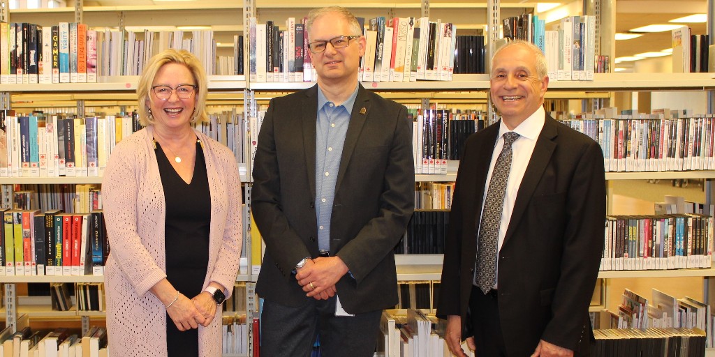 The wait is over! Summer Club registration is now open! Register here: ow.ly/6lLR50OzZgy

Thank you <a href="/BREB_Official/">Brampton Real Estate Board</a>, for your generous support of Brampton Library's summer reading programs!