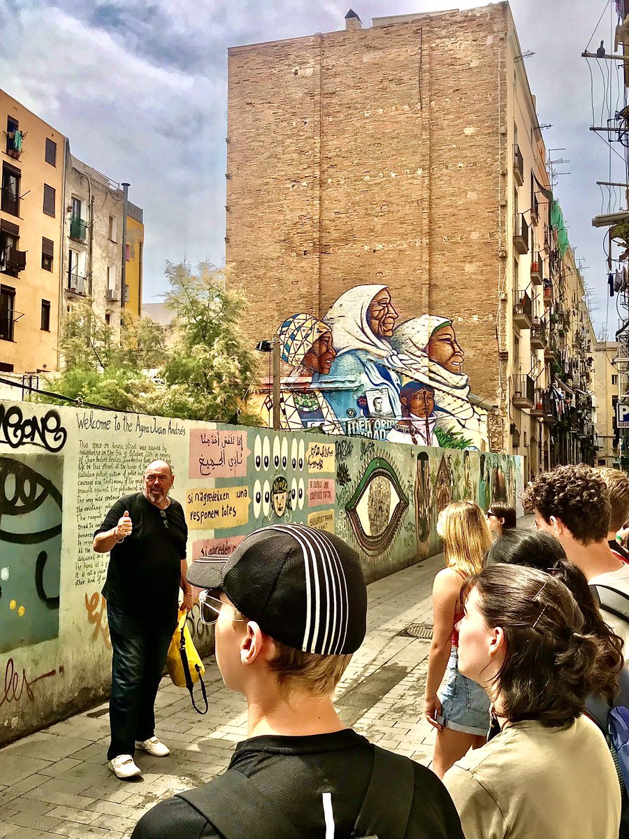 MattPodbury's tweet image. Resistance to globalization &amp;amp; the Police in El Raval. #istlive