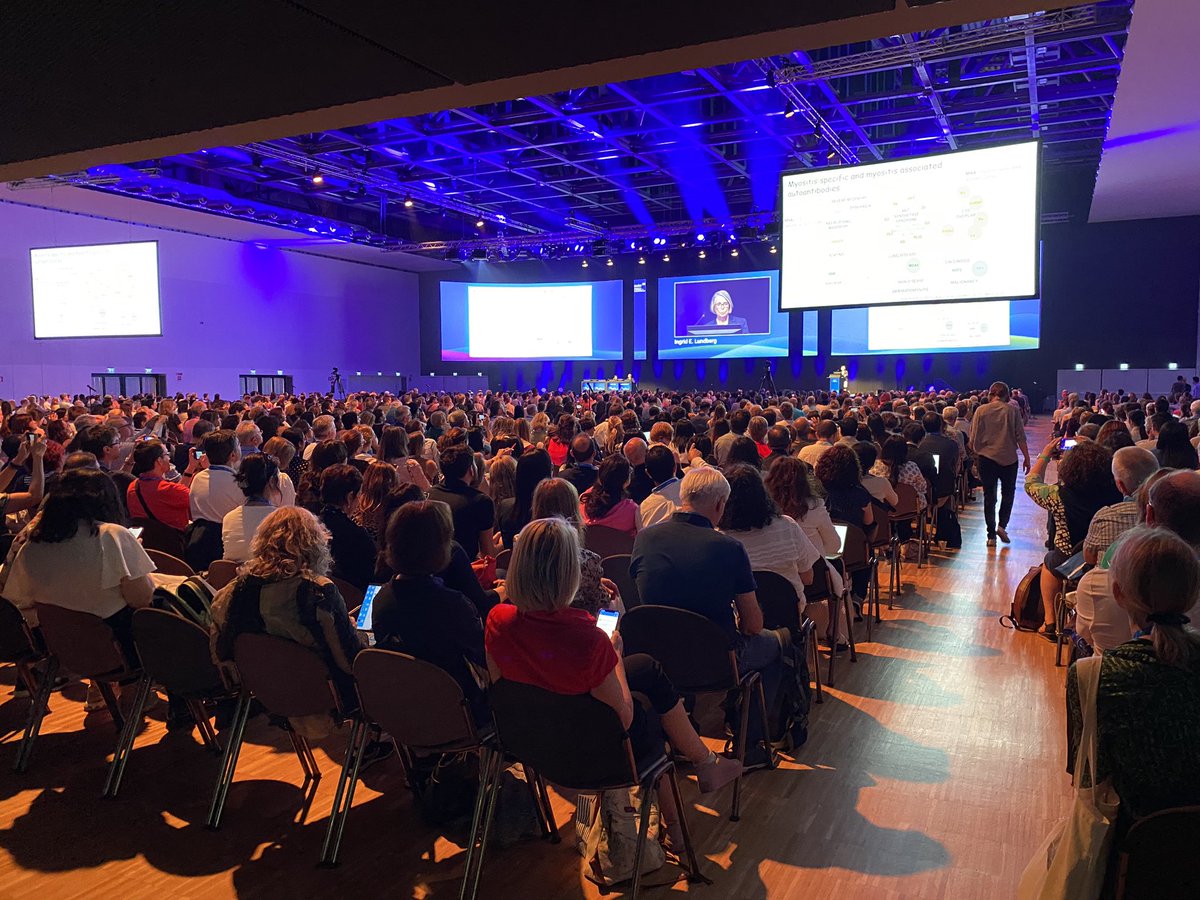 Breathtaking… Myositis Session at #EULAR2023 
😯 

Dr. Ingrid E. Lundberg reviewing:
- IVIG
- IS
- Tofacitinib
- RTX
- CFM

Moreover, discussing IIM clinical and immunological phenotypes