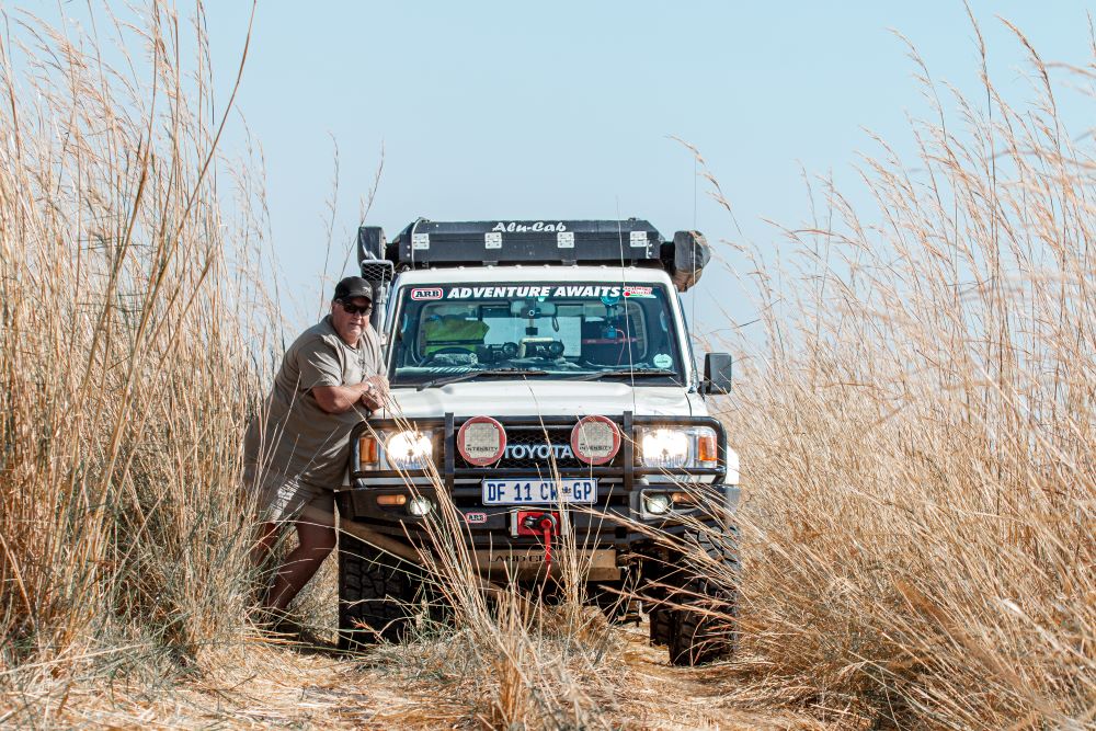 4x4 Mega World tweet media