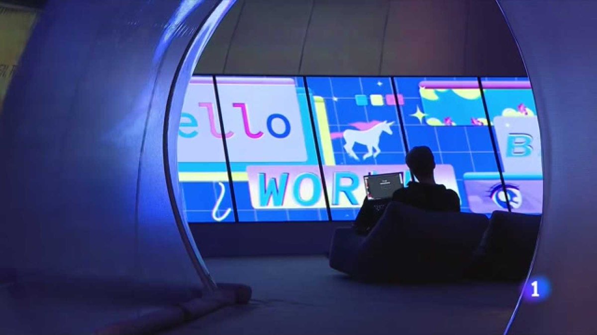 digital__impact's tweet photo. On és el límit de l'art? És possible fer-ne amb píxels, pantalles i intel·ligència artificial?

Gràcies a @rtve pel reportatge 💙
👉 https://t.co/U5lqROIbux https://t.co/5U0GH0iMlW