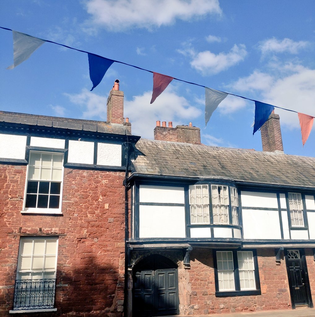 But the only soldier now is me
I'm fighting things I cannot see
I think it's called my destiny
That I am changing
Marlene on the wall

Marlene On The Wall - Suzanne Vega 

#blueskies #buildings #bricks #bunting #englishweather #redwhiteblue #sunshine #peace #love