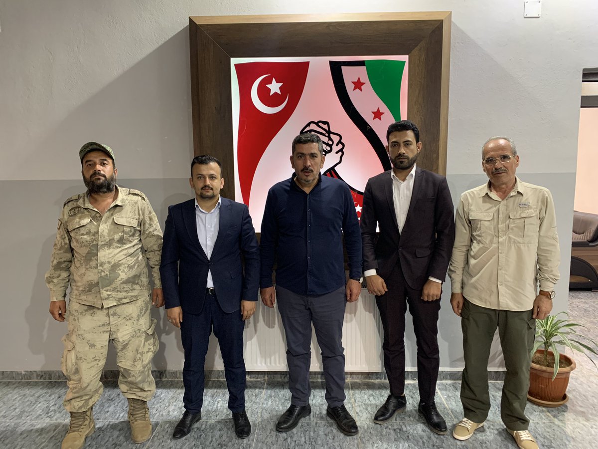 ahmetagca95's tweet photo. Suriye Milli Ordusu ikinci Kolordu genel  komutanı Sn. Fehim Ertuğrul İSSA'yı ziyaret etti. Komutanımıza derneğimizin Türkiye'de yapmış olduğu faaliyetleri ve planladığımız çalışmalar  anlatıldı. Ayrıca verdikleri mücadeleden ötürü teşekkür edildi.
Sn. İSSA Komutana Misafirperverliği ve hoş karşılamaları dan ötürü Teşekkür ediyoruz.
@fehimisa1