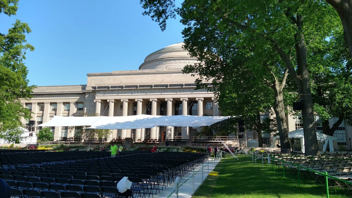 Congratulations to DMSE's class of 2023! Today is MIT's commencement ceremony; you can tune in for the live broadcast at 3pm. #MIT2023 buff.ly/2sGYeZT