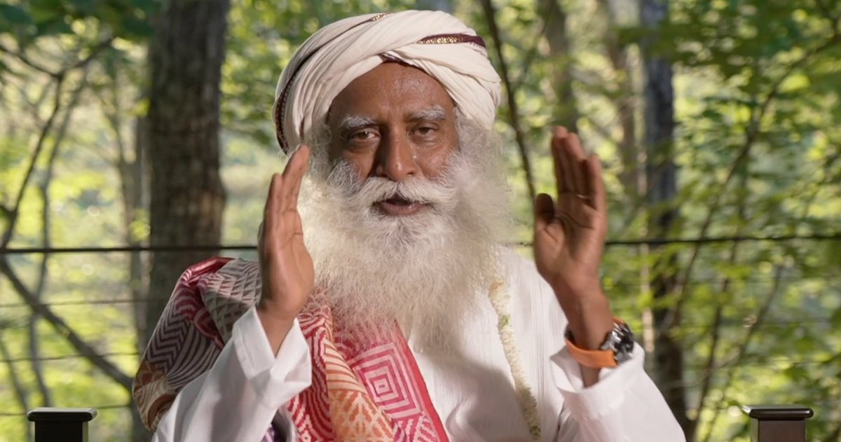 'It's not scientists and academics that will execute soil revitalisation, it's the farmers.' - @SadhguruJV 

Sadhguru presented at the #AgriResearch conference the #SaveSoil movement, which encourages farmers to bring the organic matter in their soils to at least 3-6% 🌱