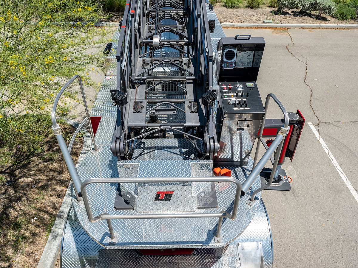 SmealFire's tweet photo. It's #TillerTime! Our June #TruckoftheMonth is Loma Linda Fire Department's 100' Tractor Drawn Aerial.  #SpartanER #Smeal #LadderTower #PuttingFirstRespondersFirst #firetruck #apparatus https://t.co/6mArnL5gZz