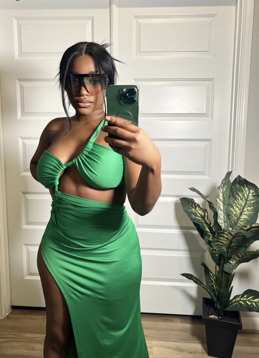 Snootybby's tweet photo. New Inventory Available ❤️‍🔥
Located inside of @SnootyHair | @shopambitchous 

Follow us on https://t.co/Ub3ti9jWZb 

📌 3013 Fountain View Dr. Suite E. Houston, TX 77057 https://t.co/0ThOEYwn8t
