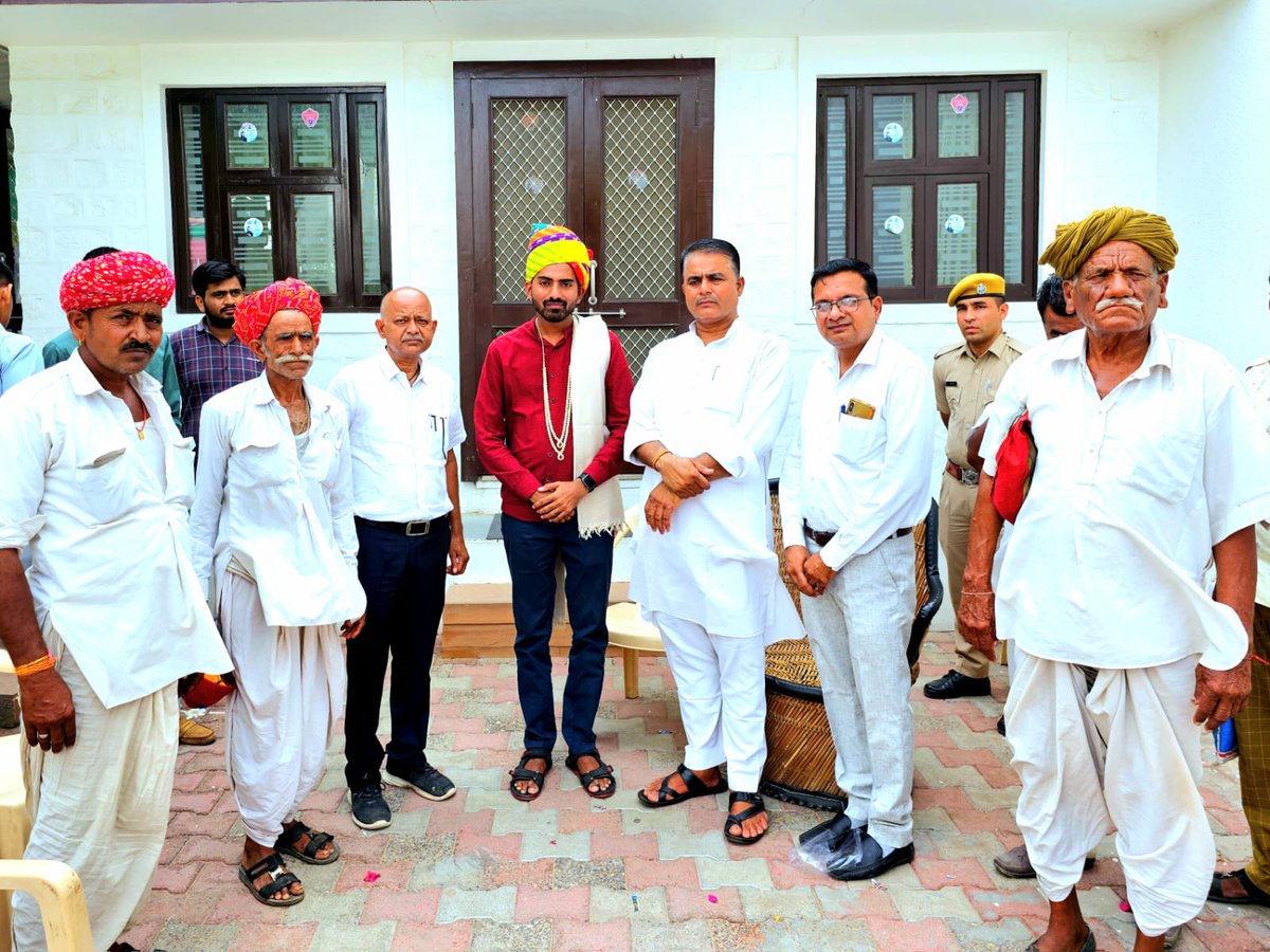 MadanPrajapat_'s tweet photo. आज बालोतरा स्थित आवास पर विधानसभा क्षेत्र के टापरा निवासी भट्टाराम मेघवाल से मुलाकात कर उन्हें यूनेस्को के IHE Delft जल शिक्षा संस्थान, नीदरलैंड में स्नातकोत्तर की उपाधि के लिए चयन होने पर बधाई एवं शुभकामनाएं प्रेषित की। 

@Bhatta_Ram1 @ihedelft

#Balotra #Pachpadra https://t.co/fqtJndjKKg