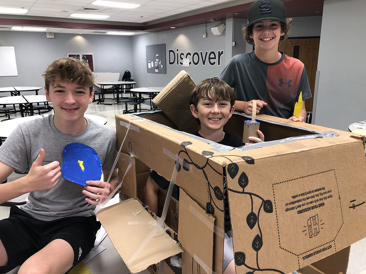 In Kristen Engle’s sixth-grade Compacted Challenge Language Arts classes at Rockwood South Middle, students wrapped up the school year by reading novels and creating 'literary food trucks' to connect back to what they read. Read more: bit.ly/45AdoB3 @rockwoodschools 📚