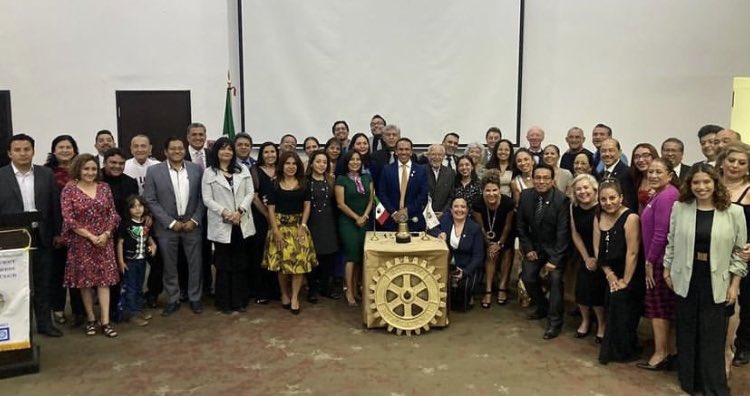 Racedam_F1's tweet photo. Campeones, hoy recordamos nuestra visita al @ClubRotarioPCH 👀
Muchas gracias por recibirnos y escuchar nuestro proyecto 🏆

#YoSoyCampeonMundial #rotary https://t.co/il3z9FA0SJ