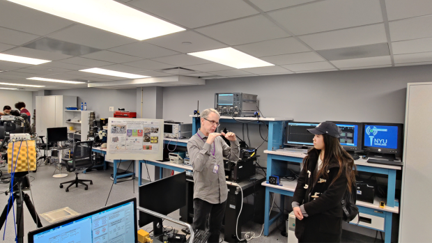 nyutandon's tweet photo. #Tandon #verticallyintegratedproject team students tour the NYU #Terahertz measurement facility (THz-Lab), a next-generation lab for cutting-edge terahertz (THz) measurements &amp; research, located within @NYUWireless research center
#NYUTandonMade
https://t.co/OiC1lmy5c1 https://t.co/PXDwfP1lcB