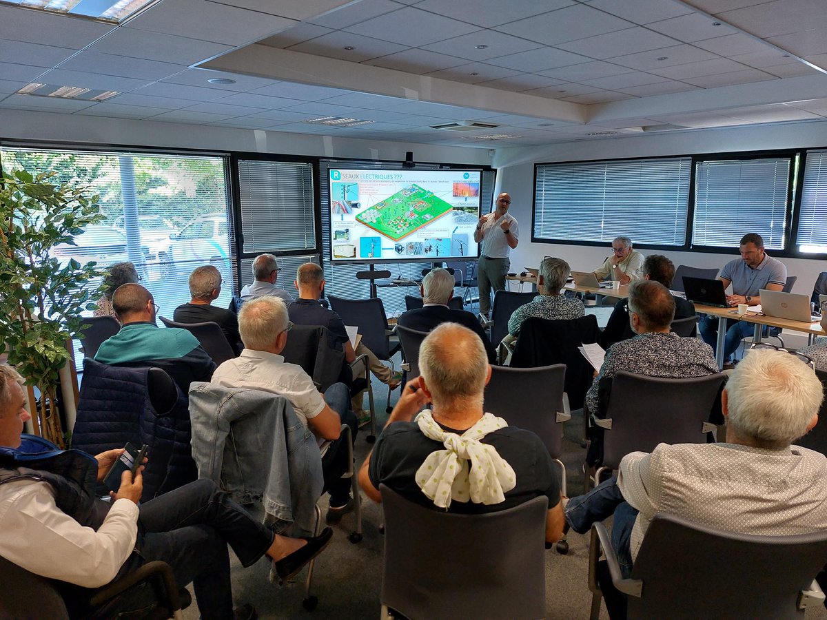 Ce matin Territoire <a href="/Energie_Mayenne/">Territoire d'Énergie Mayenne 💡</a>  recevait les maires, délégués TEM &amp; référents techniques des communes urbaines pour présenter les missions du syndicat et la programmation des travaux 2023.

👉RDV le 6 juin 2023 Rencontre avec les élus de <a href="/Laval_la_Ville/">Laval la Ville</a>