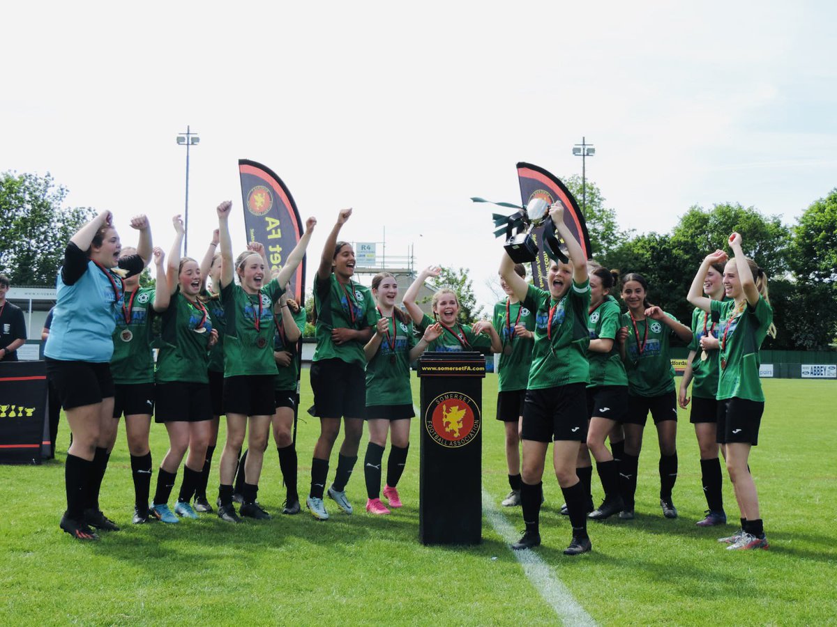 EnglandFootball's tweet photo. Trophy lifts ✅
Celebrations ✅

With over 100 entries, admin has nailed it down to the final 4️⃣, but only one can become our June header…

1️⃣- @StMargaretsOBFC 
2️⃣-  @ActoniansLFC 
3️⃣- @wokingfcwomen 
4️⃣- @KeynshamLFCU14
