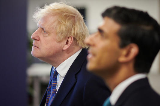 It's 4pm. Lady Hallett, over to you. 

Boris Johnson claims he's handed it all over. 

Rishi Sunak speaking from Moldova says government is 'confident' in position on Covid inquiry & “carefully considering next steps”

Have they complied?

#ToriesOut329 #CovidInquiry #LadyHallett