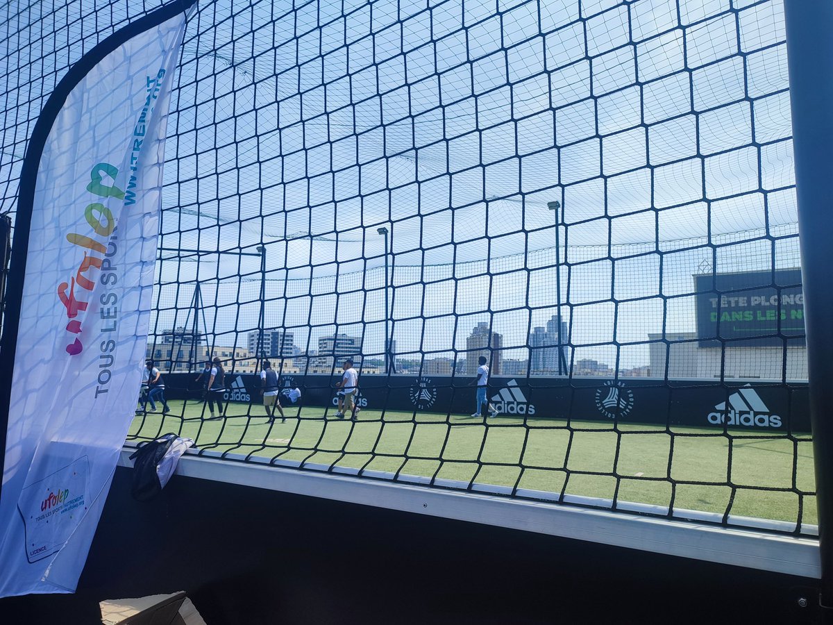 OFII_France's tweet photo. L’OFII s’est rendu le 30 mai aux olympiades #Ufogames du premier séjour Inspiration Primo-Sport dans le cadre du Festival Sport Autrement organisé par l’@UFOLEP à Paris. Près de 300 bénéficiaires du programme Primo-Sport promouvant l’#intégration sociale et professionnelle par la pratique sportive ont participé pendant deux jours à des activités multisports sous le signe du partage.
#Migrants #LOFIIsengage