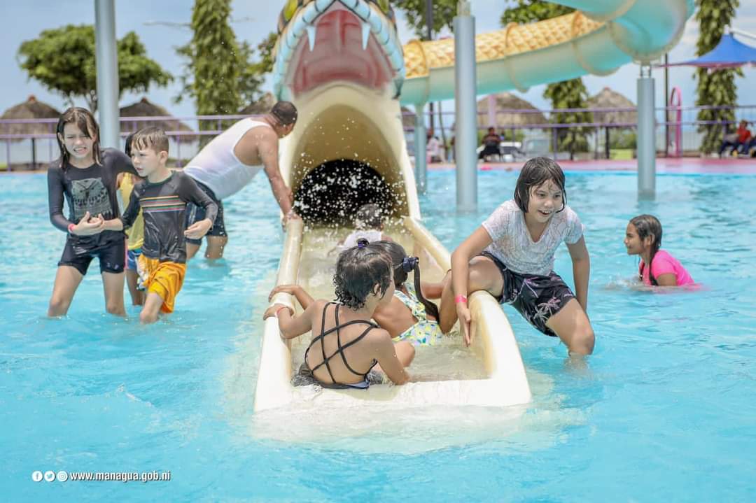 LaZelayita's tweet photo. En Nicaragua nuestros pequeños disfrutan de recreación sana, con parques maravillosos dónde todos sin distinción alguna disfrutan de recomendación sana, porque los niños nacen para ser felices.

#JunioEnVictorias 
#UnidosEnVictorias 

@QuenriM @FloryCantoX https://t.co/OO8sTT8hRc