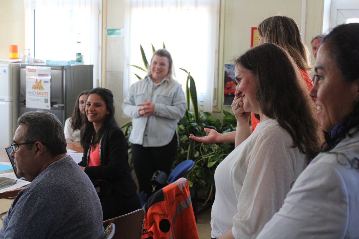 💬La semaine dernière, lors de la semaine #mixité <a href="/SNCFReseau/">SNCF Réseau</a>, le pôle RH a initié des sessions d'échanges entre nos agents, avec des mises en situations et un quizz. Un moment important et enrichissant pour favoriser le dialogue et libérer la parole. #tolérance0