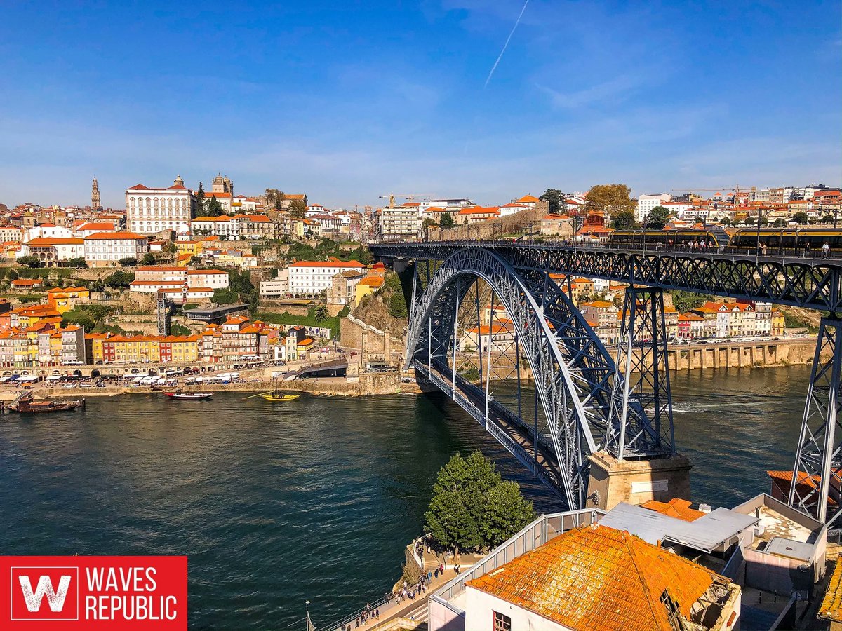 Experience the unique sea life and sandy beaches of Portugal. #portugal #portugaldenorteasul #portugalcomefeitos #portugalalive #portugalemclicks #portugalemperspectiva #portugallovers #portugalframes #portugalia #portugalemfotos #portugalemfiltros (Taken by: Square Lab)