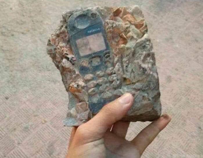 Ah yeees, a Nokia fossil from the Myspacian Period