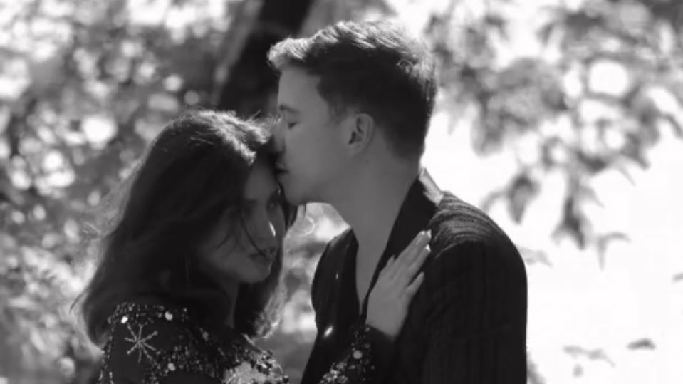 menggalurks's tweet image. I STILL CANT BELIEVE #MaineMendoza IS GETTING MARRIED!!!

With her when she started in Eat Bulaga, stood by her through ups &amp;amp; downs, and will definitely stay with her as she starts her own family!

I feel like an emotional sister (but i'm not Ate Niki) just thinking about it!! 😂