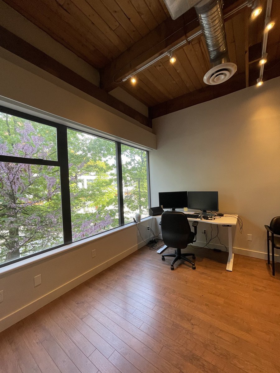 FormanPilk's tweet photo. FOR SALE !  591 sf second floor strata office in Central Lonsdale #northvancouver #forsale https://t.co/7Imp54JtdZ