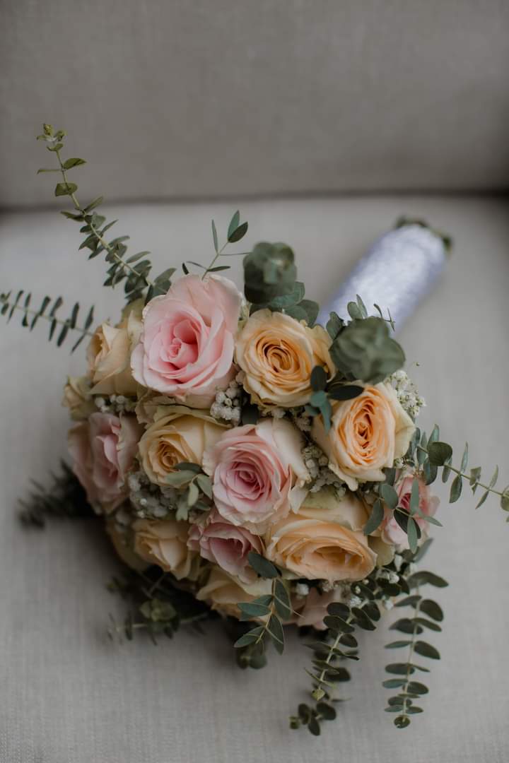 #bouquet #flowers #wedding #bride #love #florist #weddingflowers #roses #weddingday #weddingdress #flowerstagram #weddingphotography #floral #bridalbouquet #flower #groom #beautiful #bridal #floraldesign #nature #weddings #photography #weddinginspiration #weddingbouquet