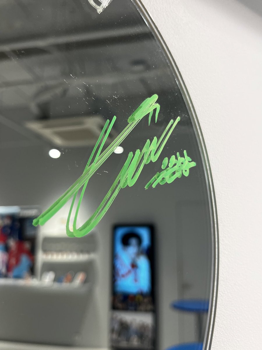 필터 tweet media