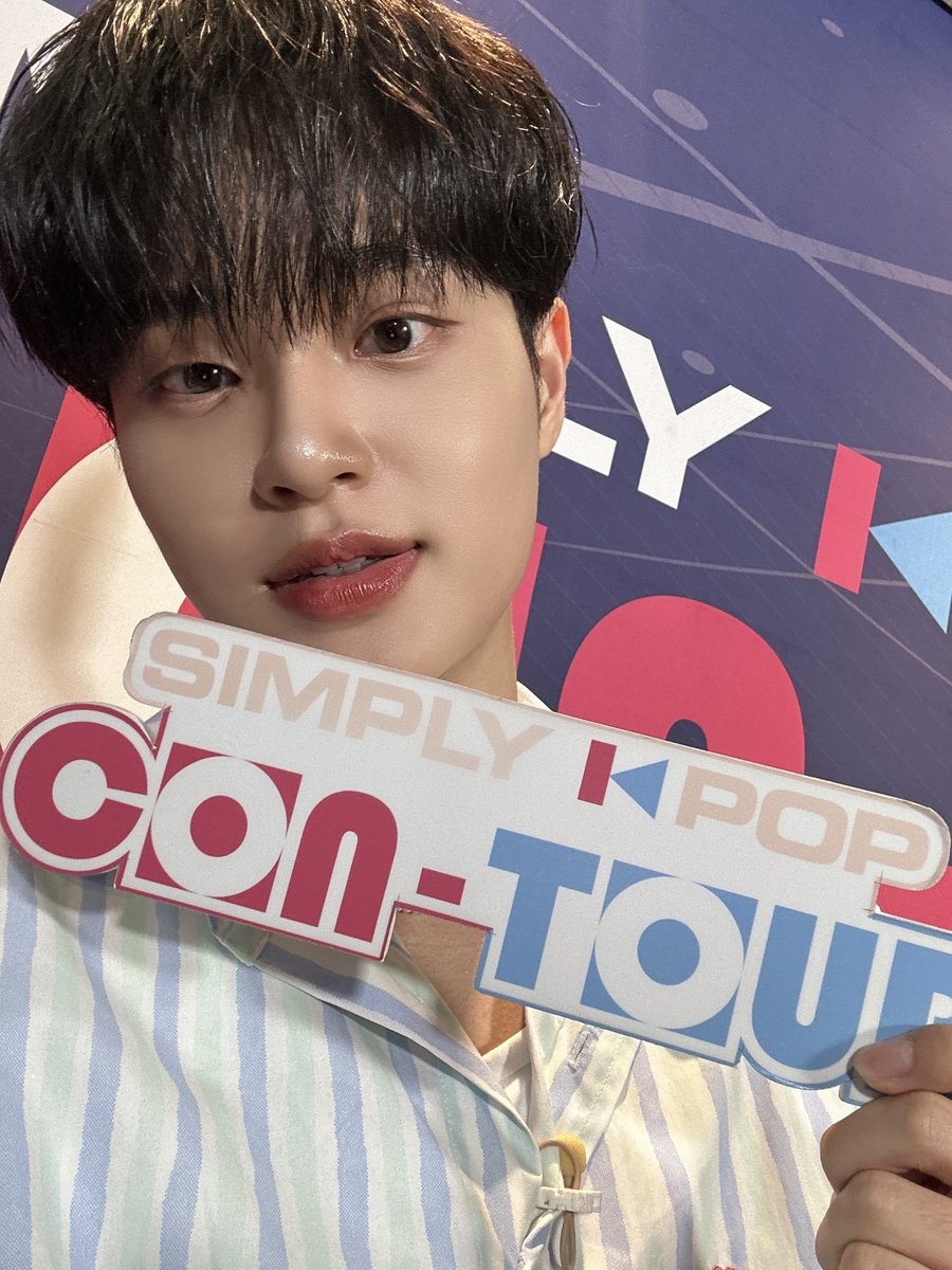 SIMPLY K-POP tweet media