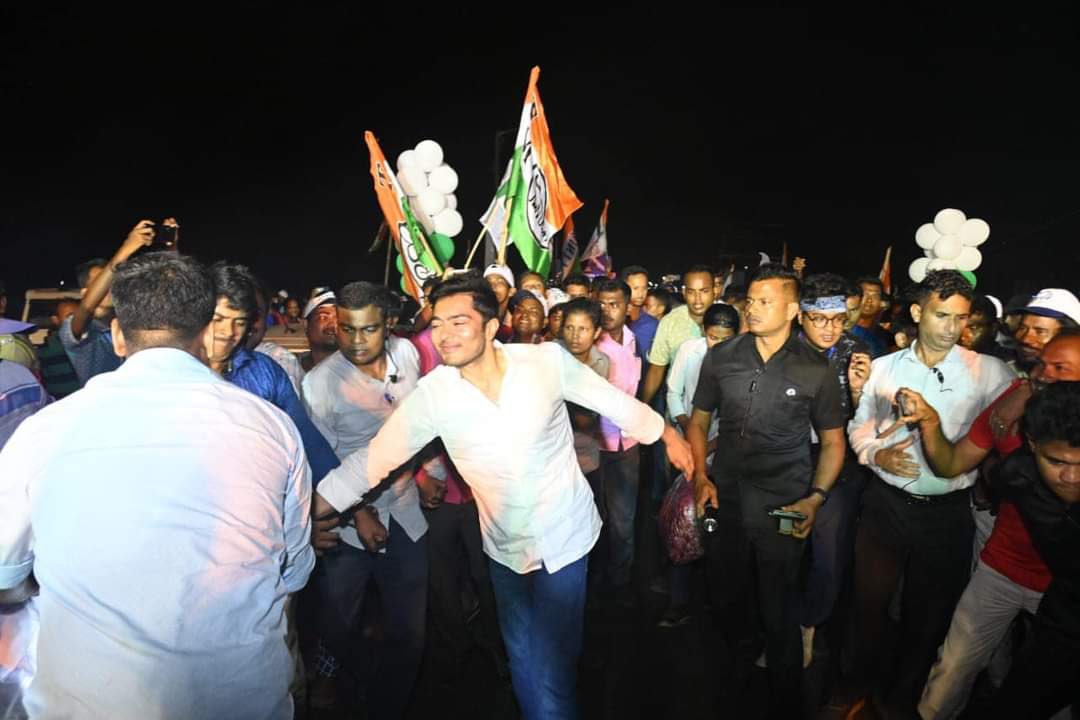 TrinankurWBTMCP's tweet photo. Good Leaders never say
They are great
Their works will speak
Of the nature
Of their leadership.

#NandigrameJonoJowar https://t.co/MlvEGR1R18