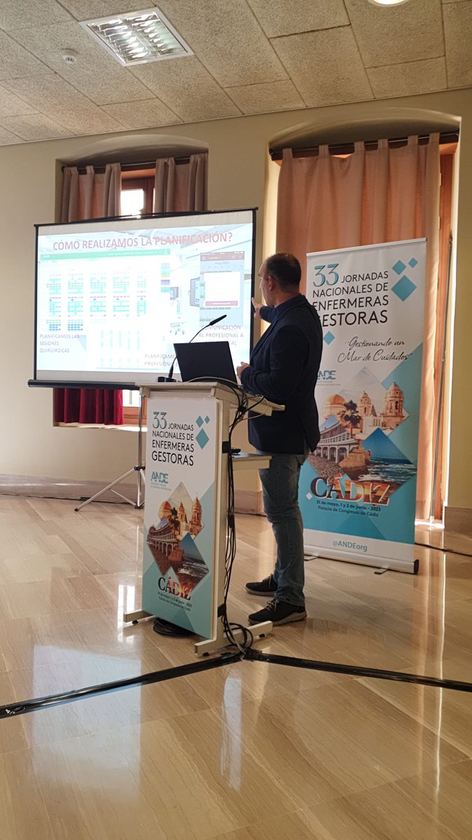 Ayer finalizamos la primera jornada de <a href="/ANDEorg/">ANDE Directivos Enfermería</a> #33EnfermerasGestoras con una comunicación de la mano de Jaume Salon, Gestor de Equipos Profesionales de <a href="/hbellvitge/">Hospital Universitari Bellvitge | HUB</a> 🏥📢
Nos habló sobre la aplicación de #BOLDQuir como herramienta de planificación para el Bloque Quirúrgico #HUB