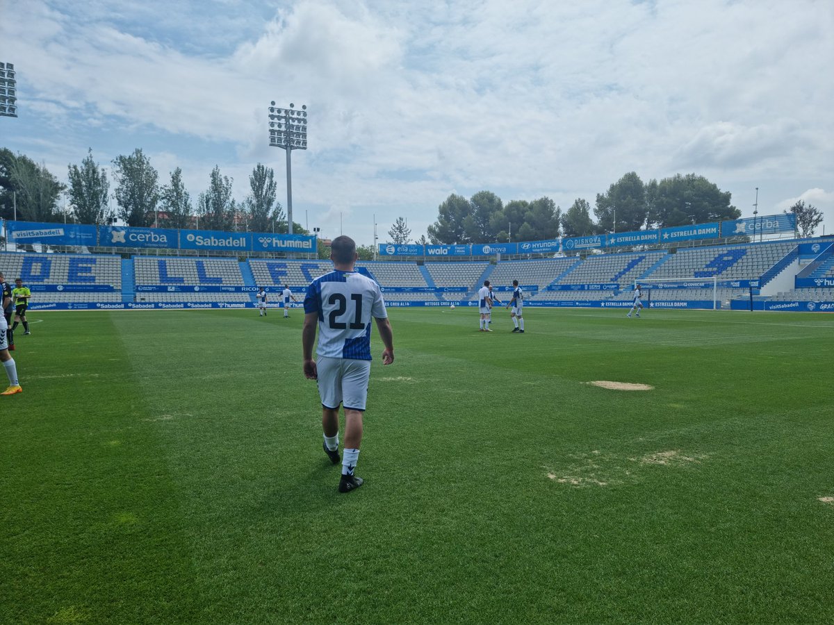 Avui Disnova som al Triangular Arlequinat organitzat pel <a href="/CESabadell/">CE Sabadell 🧅</a> 🔵⚪️ amb el nostre jugador Estrella 🌟, el depredador de l'àrea Jon Comellas! 💪
#SomDelSabadell