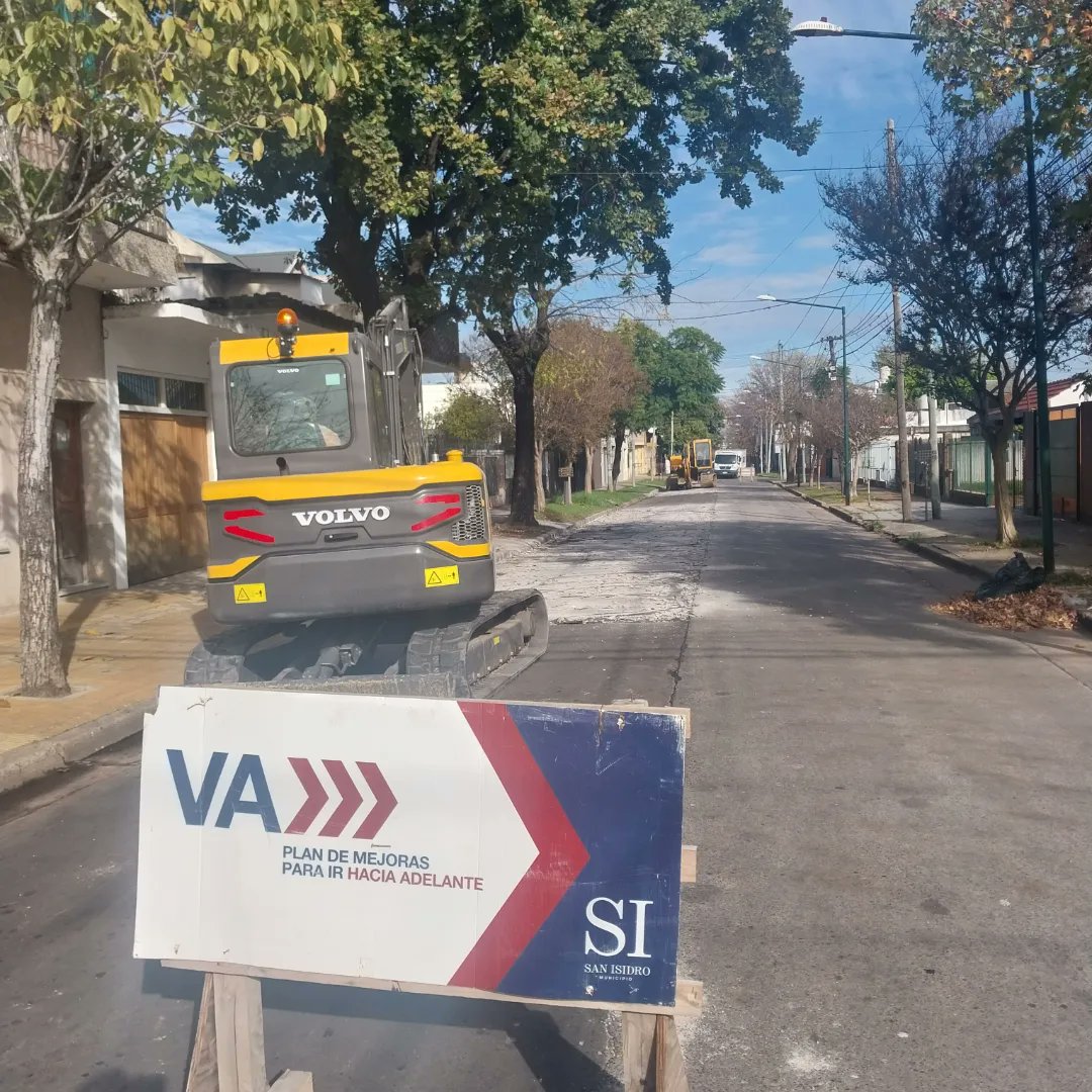 ElOsoFloresSi1's tweet photo. 🚧 Repavimentación de la calle Guido #Beccar 👷‍♂️

Recorriendo la obra que realiza @SanIsidroGob. Estan trabajando en estos días entre las calles Onelli y J. Newbery.

@gustavoposse @PosseMacarena

#sanisidro #unlugardistinto #beccar #obras #viapublica #repavimentación #calle https://t.co/KgQi5OVWzG
