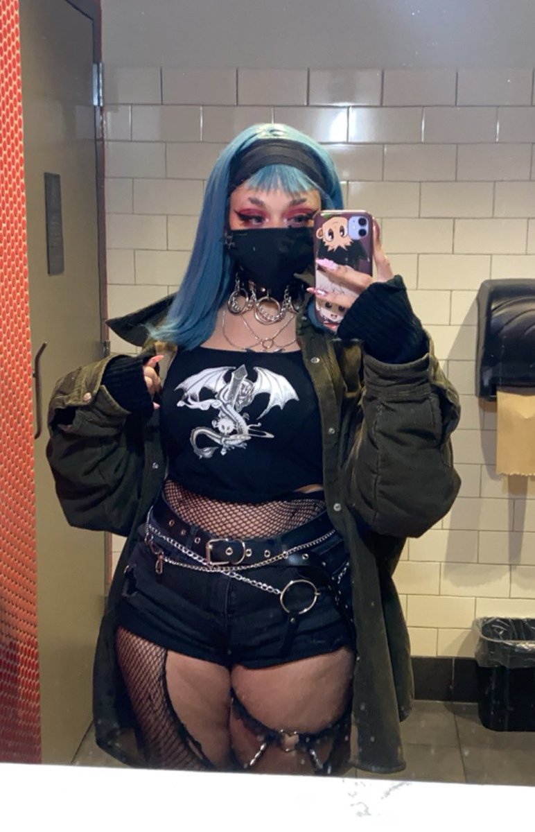 Camentine_'s tweet photo. mirror pic thread 🫐 https://t.co/JQMl9XsTbx