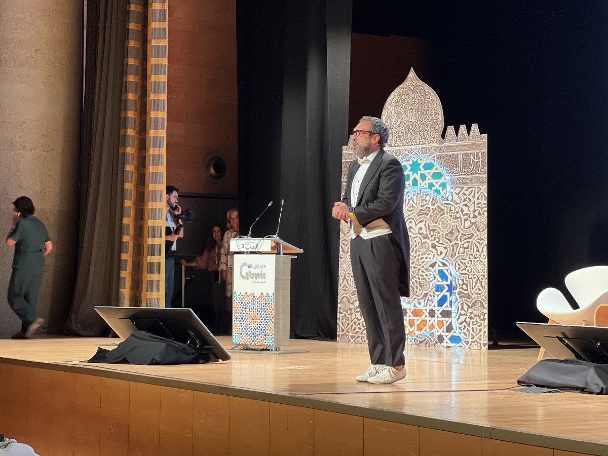 aepediatria's tweet photo. Contamos con el honor de la ponencia de José Manuel Zapata en la Conferencia Inaugural. "Como dar el do de pecho" 
📍Sala: Federico García Lorca #69CongresoAEP Síguelo online por el #Canal1 https://t.co/06gRSx27st