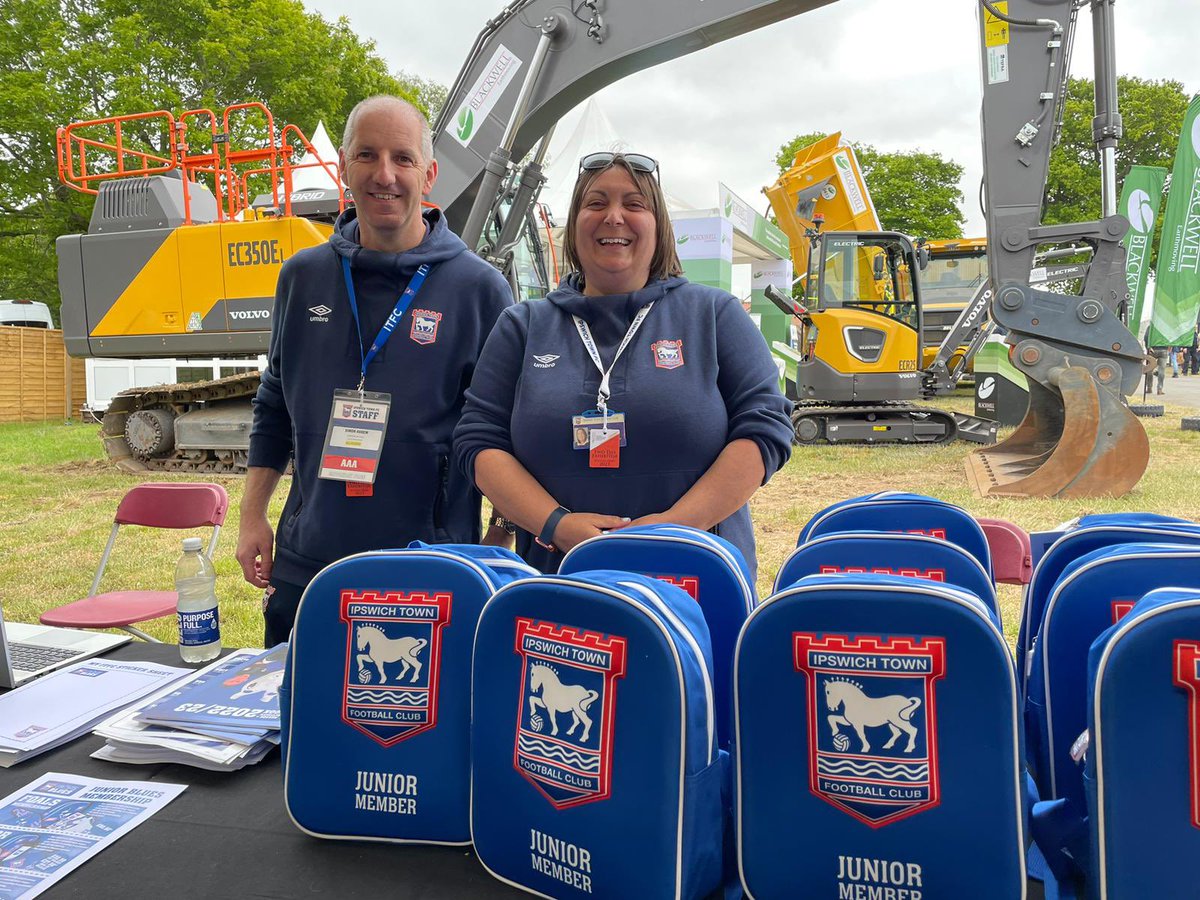 Day two at the Suffolk Show is in full swing!

Two of our Junior Blues volunteers, Simon and Vic, are hard at work again. 🔵⚪️

Great job, guys! 👏 

#VolunteersWeek | #itfc