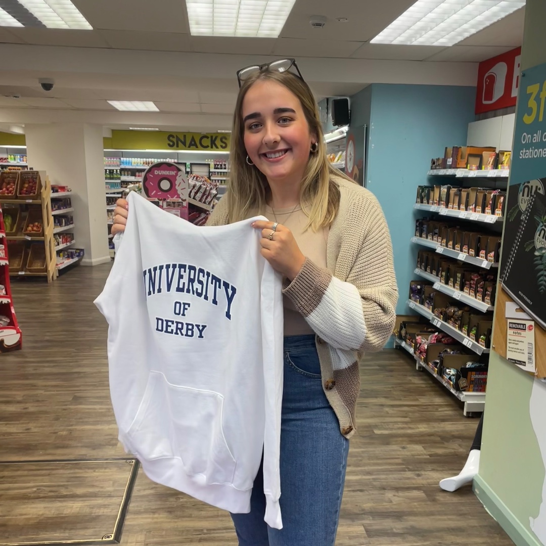 DerbyUnion's tweet photo. Check out Aimee getting kitted out with a new hoodie from Keddies! π
#derbyunion #derbyunionoutlets @DerbyUni @derbyunistudent https://t.co/pBVEAfclgJ
